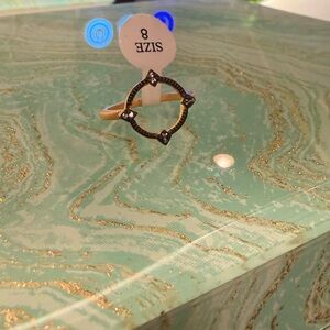 Elegant Gold and Black Women's Ring